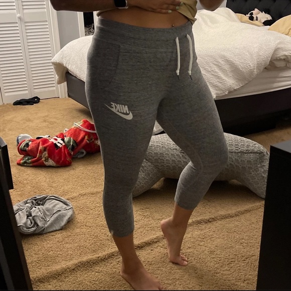 Nike Women’s Jogger Leggings - Picture 7 of 7